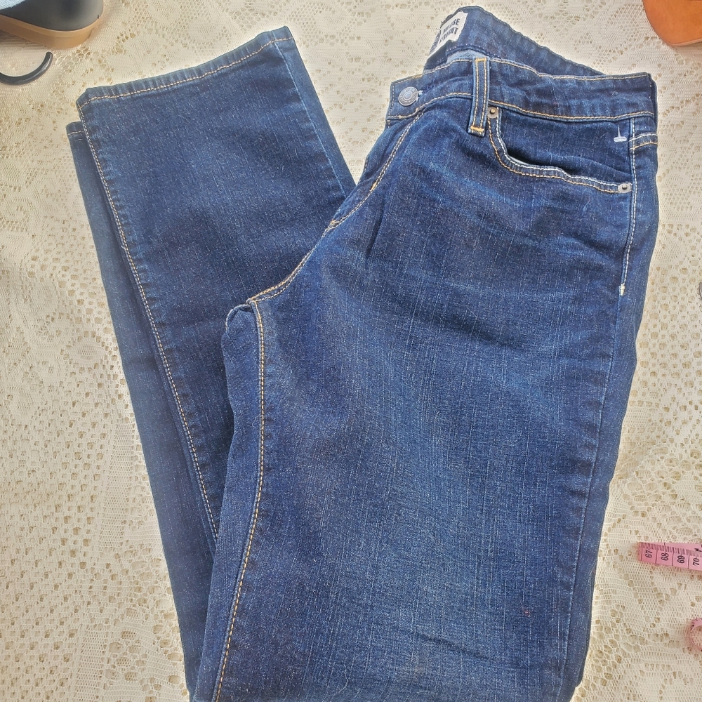 Levi's Signature Mid Rise Straight Women's Size 14 EUC - Picture 3 of 10